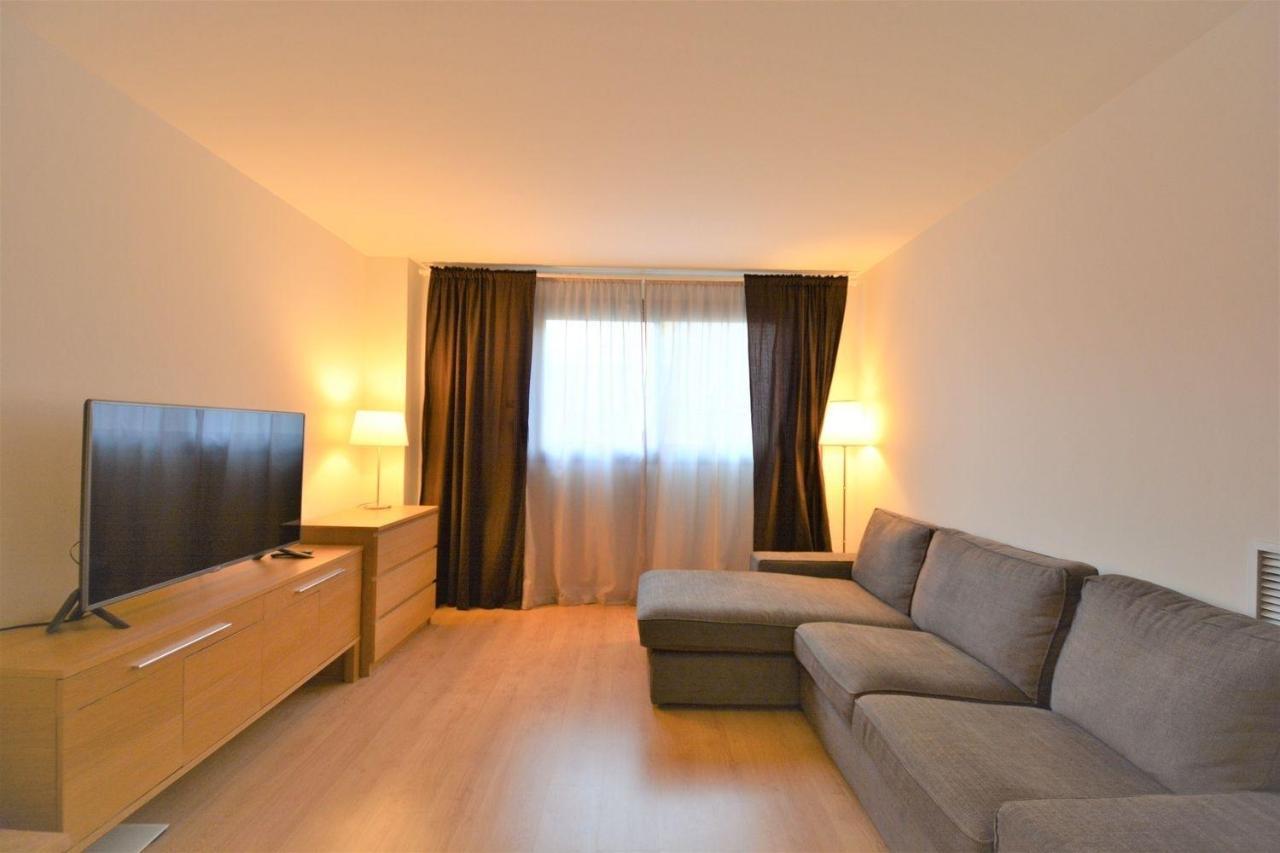 5 Minutes Away From The Apartment *